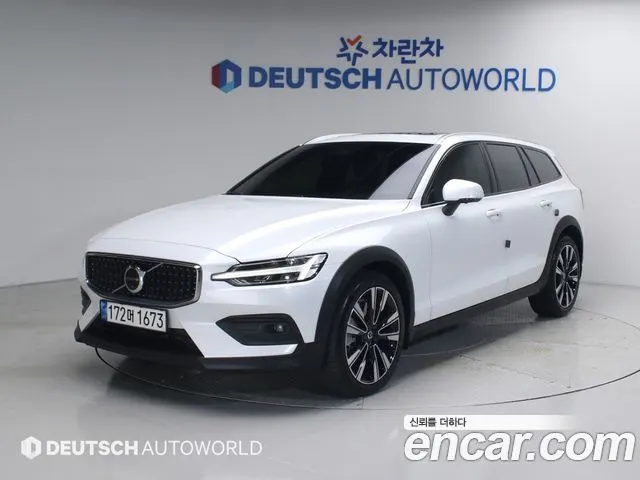 VOLVO V60 CROSS COUNTRY 2023