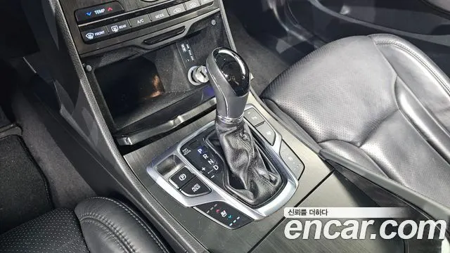 HYUNDAI GRANDEUR HYBRID 2016 — 139 905 км, чёрный, Корея — под ключ — фото 9