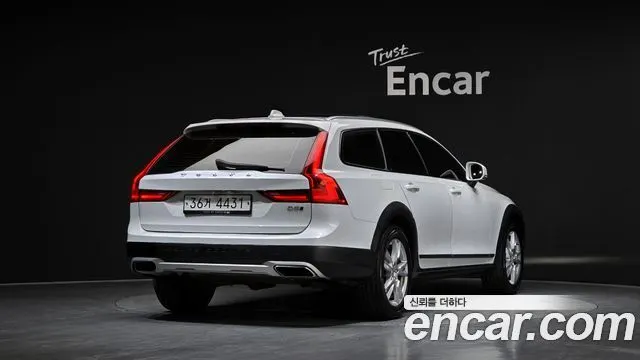 VOLVO V90 CROSS COUNTRY 2017 — 206 588 км, белый, Корея — под ключ — фото 2