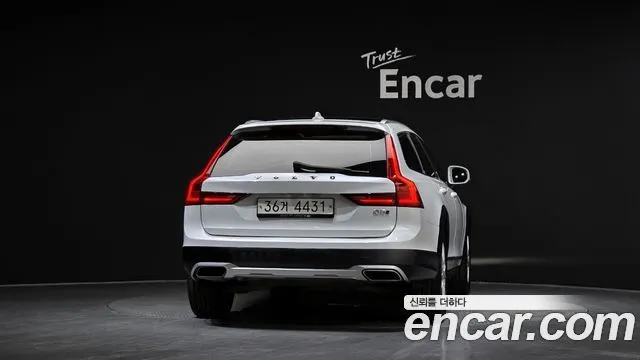 VOLVO V90 CROSS COUNTRY 2017 — 206 588 км, белый, Корея — под ключ — фото 4