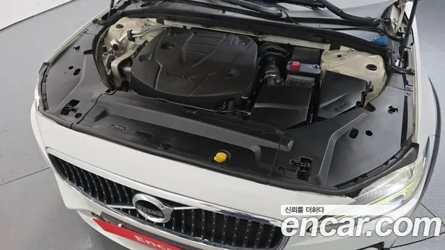VOLVO V90 CROSS COUNTRY 2017 — 206 588 км, белый, Корея — под ключ — фото 6