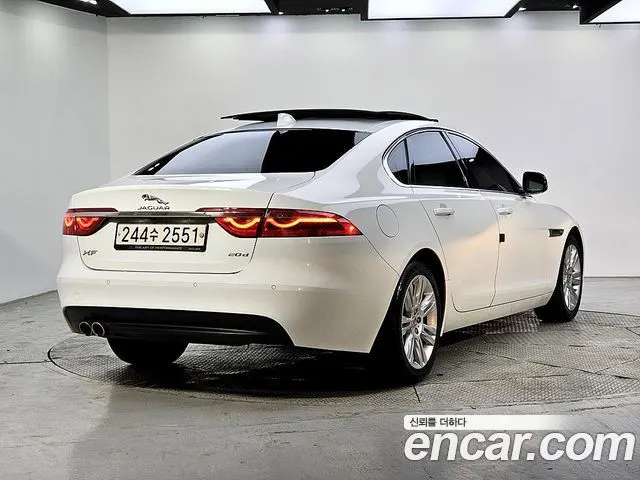 JAGUAR XF 2017 — 117 971 км, белый, Корея — под ключ — фото 4