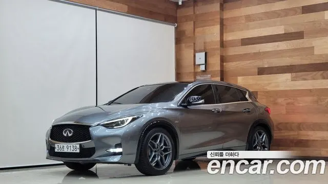 INFINITI Q30 2017