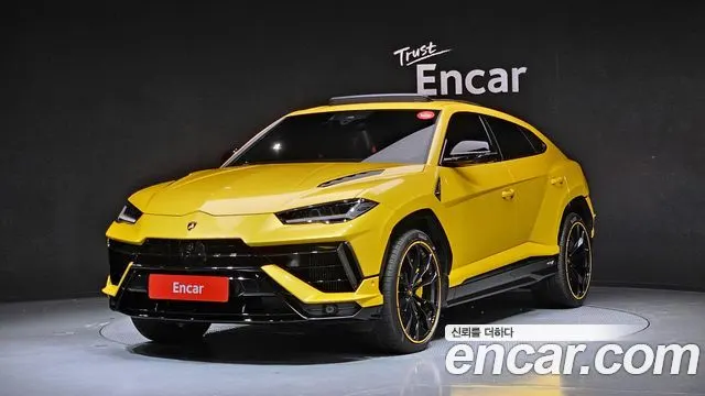 LAMBORGHINI URUS 2024 — 7 875 км, жёлтый, Корея — под ключ — фото 1