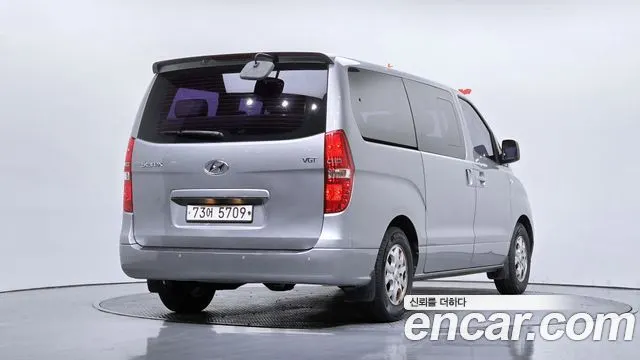 HYUNDAI GRAND STAREX 2015 — 135 839 км, серебристо-серый, Корея — под ключ — фото 2