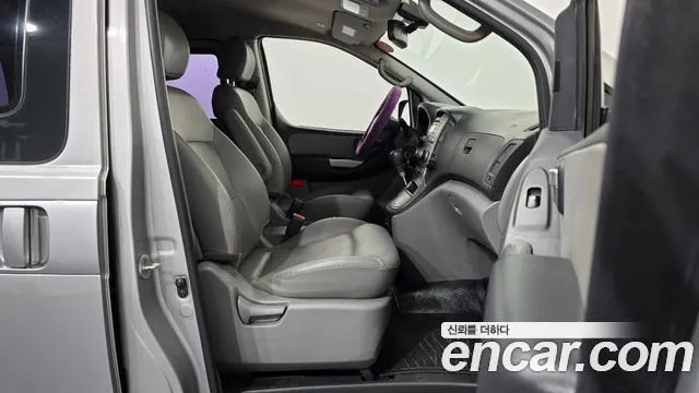 HYUNDAI GRAND STAREX 2015 — 135 839 км, серебристо-серый, Корея — под ключ — фото 11
