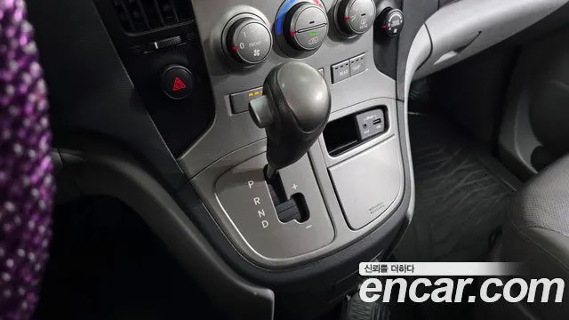 HYUNDAI GRAND STAREX 2015 — 135 839 км, серебристо-серый, Корея — под ключ — фото 9
