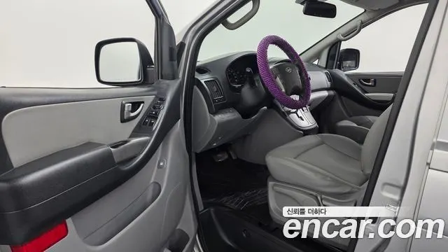 HYUNDAI GRAND STAREX 2015 — 135 839 км, серебристо-серый, Корея — под ключ — фото 10