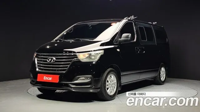 HYUNDAI GRAND STAREX 2019 — 53 426 км, чёрный, Корея — под ключ — фото 1