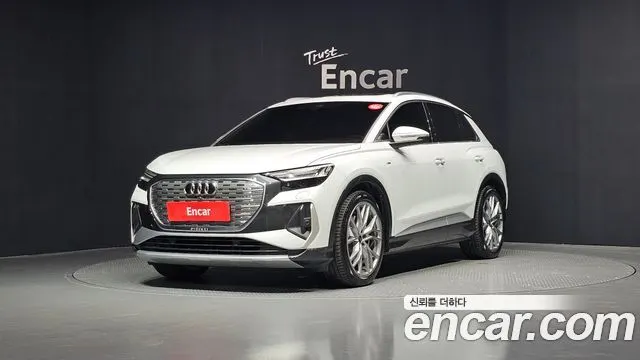 AUDI Q4 E-TRON 2025