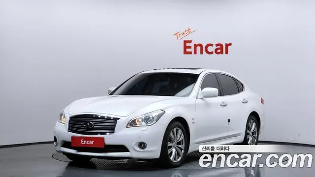 INFINITI Q70 2014