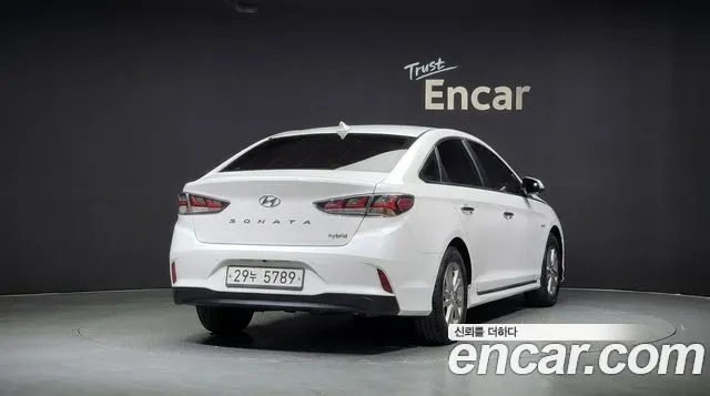 HYUNDAI SONATA HYBRID 2018 — 162 429 км, белый, Корея — под ключ — фото 4