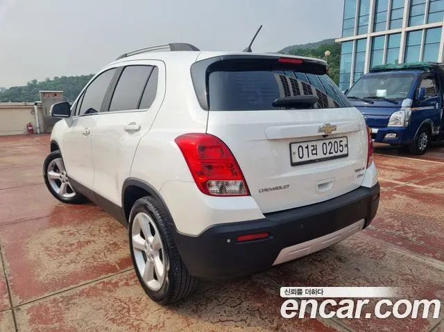 CHEVROLET TRAX 2016 — 62 997 км, белый, Корея — под ключ — фото 5