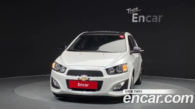 CHEVROLET AVEO HATCHBACK 2015 — 106 804 км, белый, Корея — под ключ — фото 3