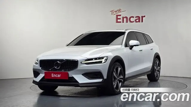 VOLVO V60 CROSS COUNTRY — из Кореи под ключ