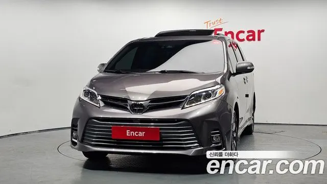 TOYOTA SIENNA 2018 — 50 575 км, серый, Корея — под ключ — фото 3