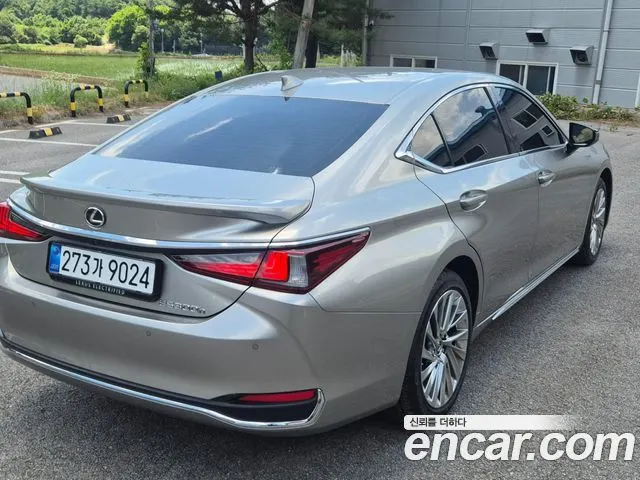 LEXUS ES300H 2026 — 8 км, серебристо-серый, Корея — под ключ — фото 2