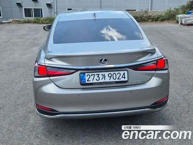 LEXUS ES300H 2026 — 8 км, серебристо-серый, Корея — под ключ — фото 4