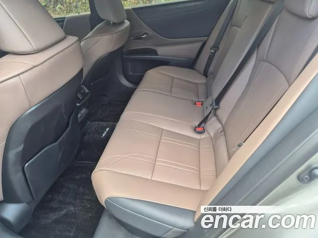 LEXUS ES300H 2026 — 8 км, серебристо-серый, Корея — под ключ — фото 10
