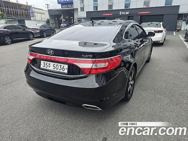 HYUNDAI GRANDEUR HYBRID 2015 — 120 353 км, чёрный, Корея — под ключ — фото 4