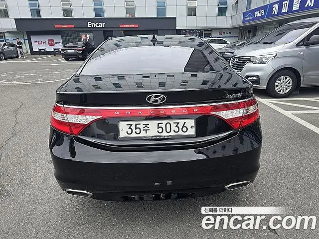 HYUNDAI GRANDEUR HYBRID 2015 — 120 353 км, чёрный, Корея — под ключ — фото 6
