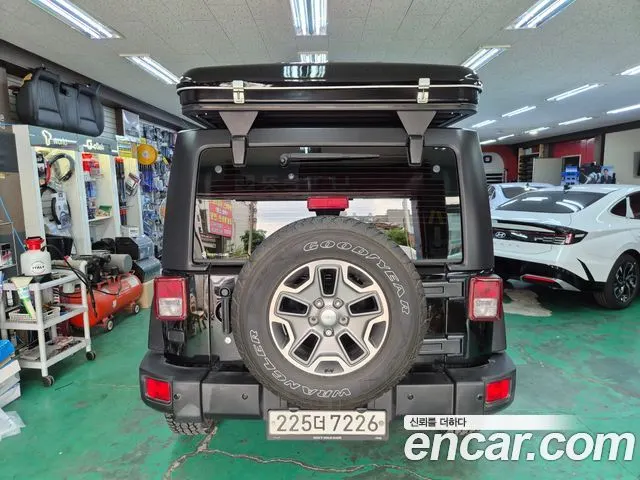 JEEP WRANGLER 2017 — 79 300 км, чёрный, Корея — под ключ — фото 2