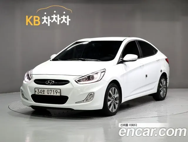 HYUNDAI ACCENT 2016 — 52 009 км, Корея — под ключ — фото 1