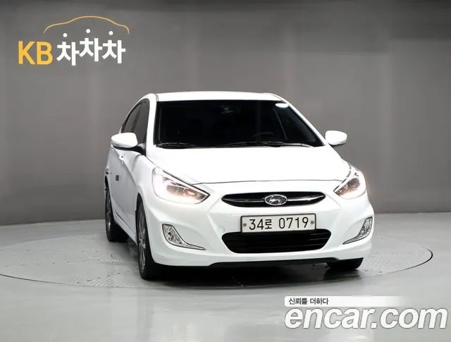 HYUNDAI ACCENT 2016 — 52 009 км, Корея — под ключ — фото 2