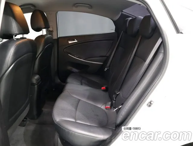 HYUNDAI ACCENT 2016 — 52 009 км, Корея — под ключ — фото 10