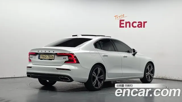 VOLVO S60 — из Кореи под ключ