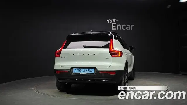 VOLVO XC40 RECHARGE 2024 — 15 137 км, белый, Корея — под ключ — фото 4