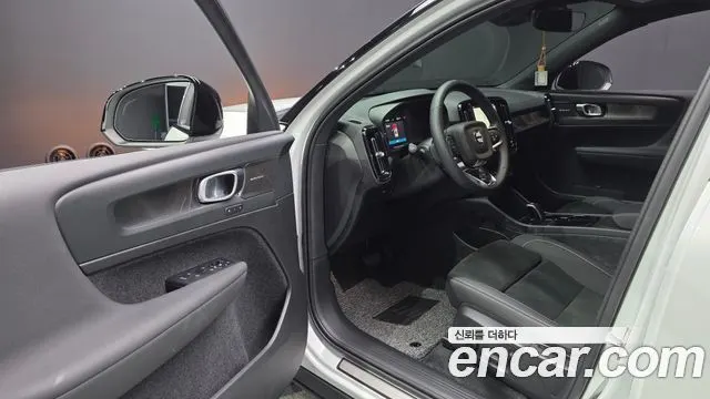 VOLVO XC40 RECHARGE 2024 — 15 137 км, белый, Корея — под ключ — фото 10