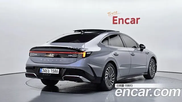 HYUNDAI SONATA HYBRID 2024 — 21 963 км, светло-серебристый, Корея — под ключ — фото 2