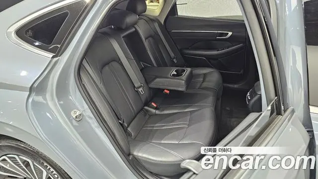 HYUNDAI SONATA HYBRID 2024 — 21 963 км, светло-серебристый, Корея — под ключ — фото 11