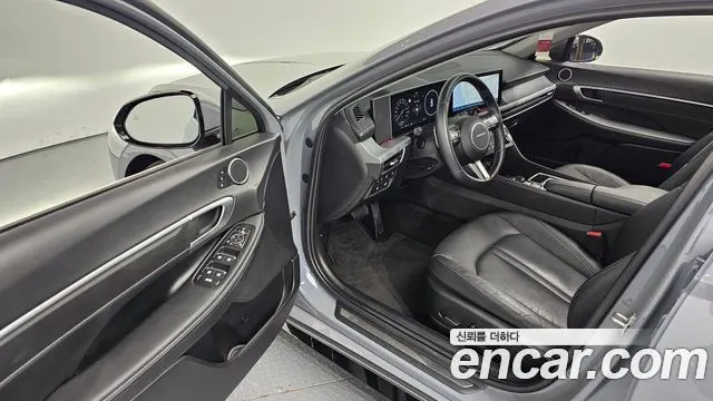 HYUNDAI SONATA HYBRID 2024 — 21 963 км, светло-серебристый, Корея — под ключ — фото 10