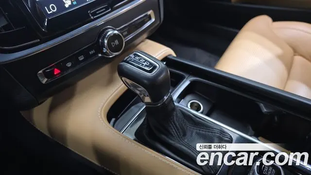 VOLVO S90 2018 — 130 608 км, серебристо-серый, Корея — под ключ — фото 9