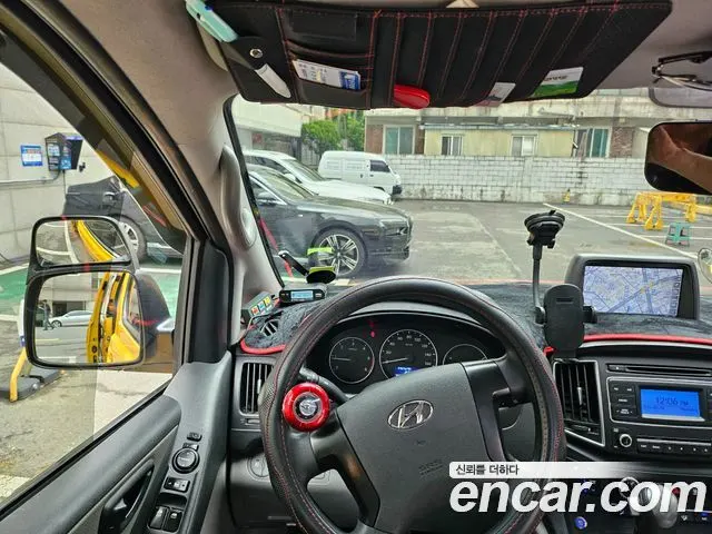 HYUNDAI GRAND STAREX 2019 — 140 000 км, жёлтый, Корея — под ключ — фото 5