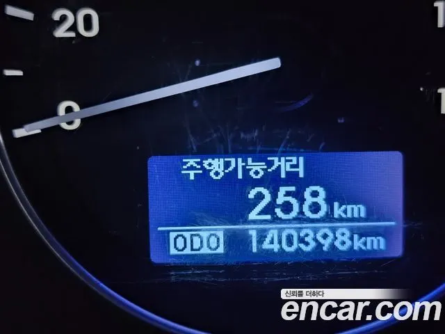 HYUNDAI GRAND STAREX 2019 — 140 000 км, жёлтый, Корея — под ключ — фото 8