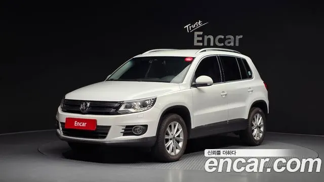 VOLKSWAGEN TIGUAN 2015 — 165 833 км, белый, Корея — под ключ — фото 1