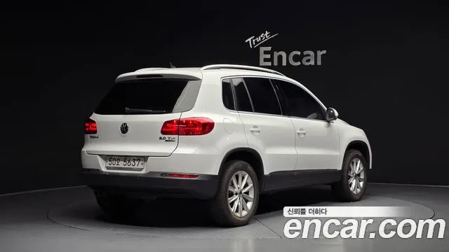 VOLKSWAGEN TIGUAN 2015 — 165 833 км, белый, Корея — под ключ — фото 2