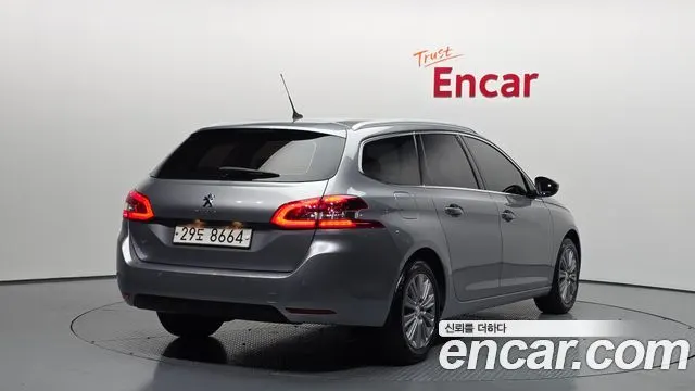 PEUGEOT 308SW 2018 — 66 548 км, серебристо-серый, Корея — под ключ — фото 2