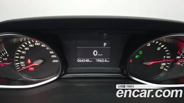 PEUGEOT 308SW 2018 — 66 548 км, серебристо-серый, Корея — под ключ — фото 8
