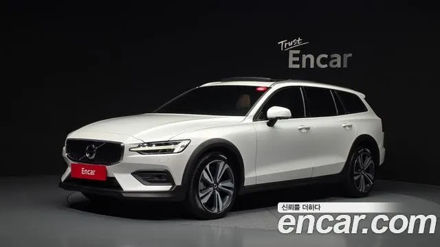 VOLVO V60 CROSS COUNTRY — из Кореи под ключ