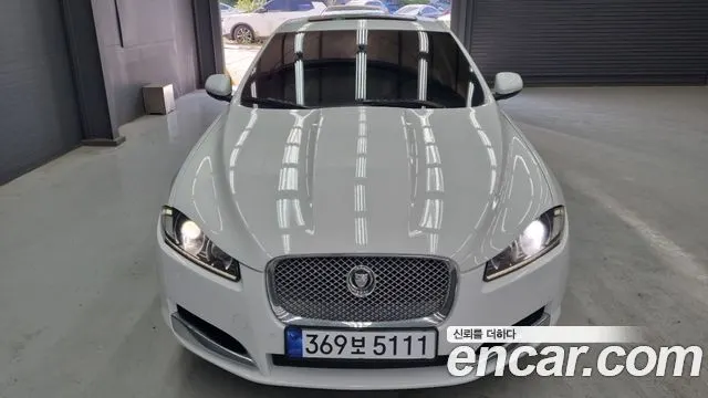 JAGUAR NEW XF 2013
