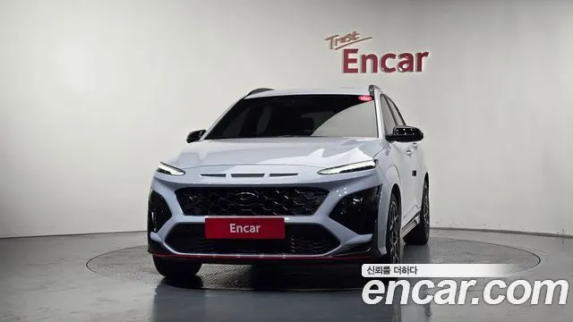 HYUNDAI KONA 2023 — 25 560 км, светло-серебристый, Корея — под ключ — фото 3