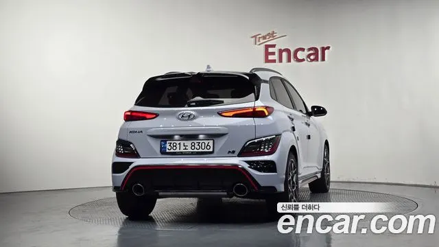 HYUNDAI KONA 2023 — 25 560 км, светло-серебристый, Корея — под ключ — фото 4