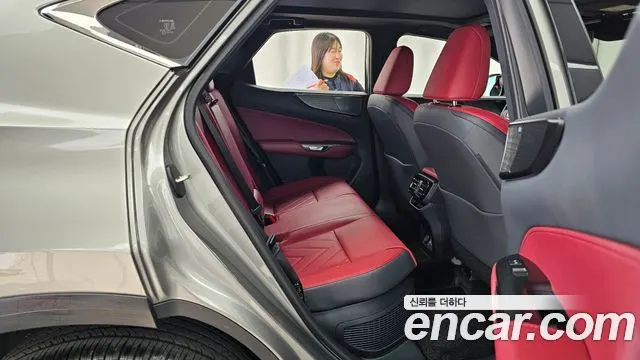 LEXUS NX350H 2025 — 1 178 км, серебристо-серый, Корея — под ключ — фото 12