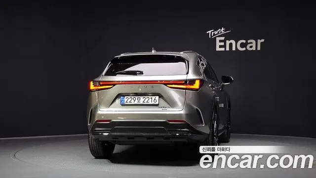 LEXUS NX350H 2025 — 1 178 км, серебристо-серый, Корея — под ключ — фото 4