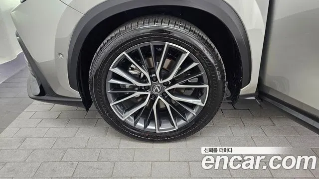 LEXUS NX350H 2025 — 1 178 км, серебристо-серый, Корея — под ключ — фото 5