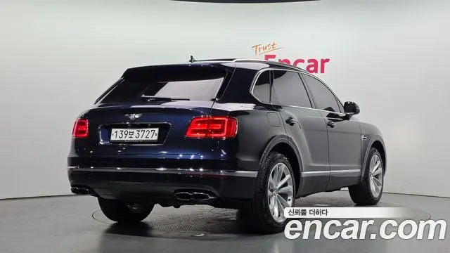 BENTLEY BENTAYGA 2019 — 37 935 км, синий, Корея — под ключ — фото 2